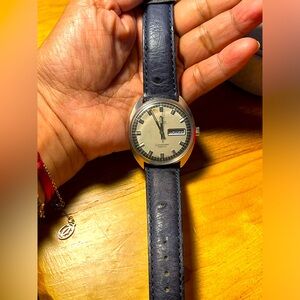 Genuine Omega Watch Seamaster Cosmic Automatic with Automatic watch winder.